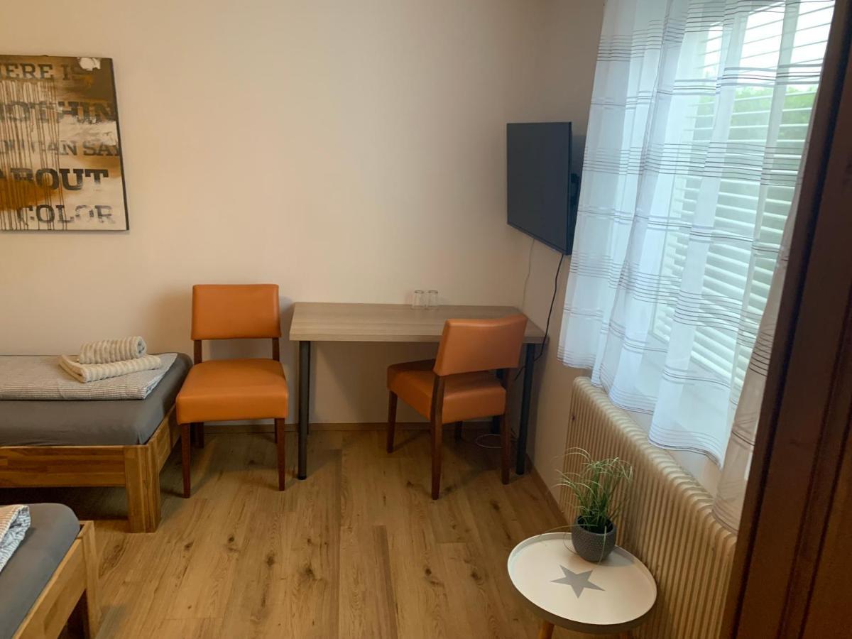 Roccos Raum Hotel Kapfenberg Eksteriør billede