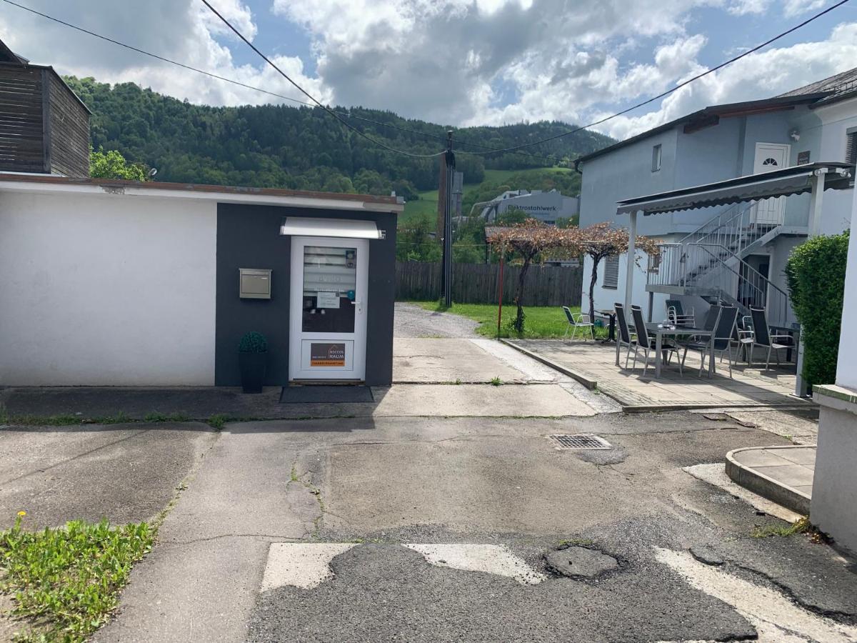 Roccos Raum Hotel Kapfenberg Eksteriør billede