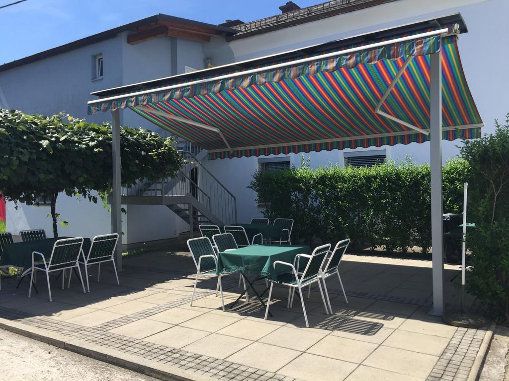 Roccos Raum Hotel Kapfenberg Eksteriør billede